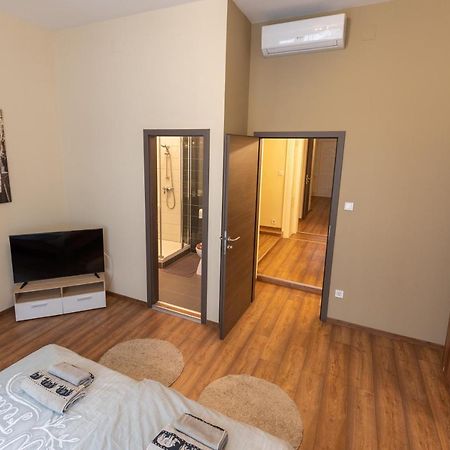 Wiky'S Apartman With 3Bathrooms บูดาเปสต์ ภายนอก รูปภาพ