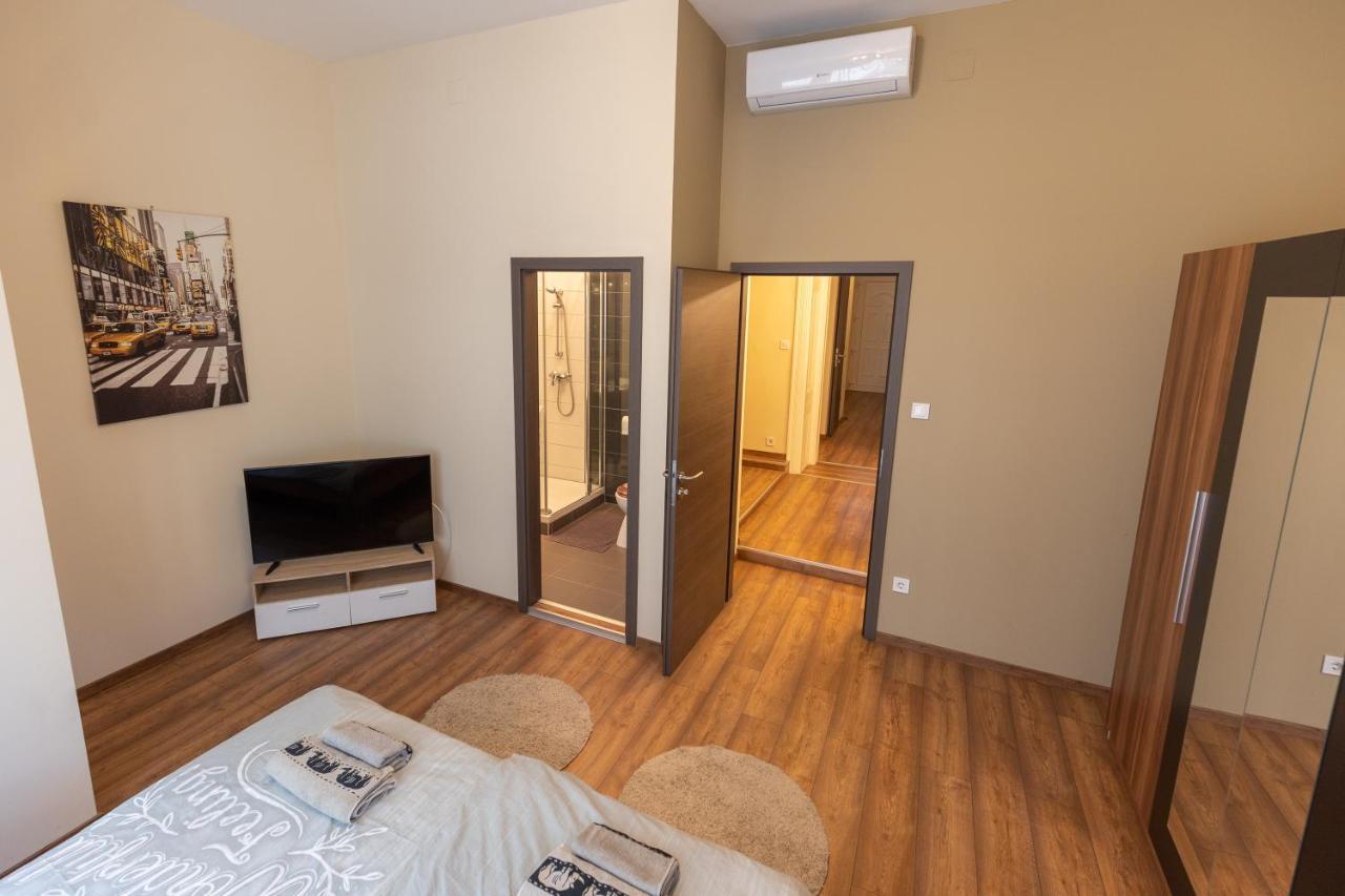 Wiky'S Apartman With 3Bathrooms บูดาเปสต์ ภายนอก รูปภาพ