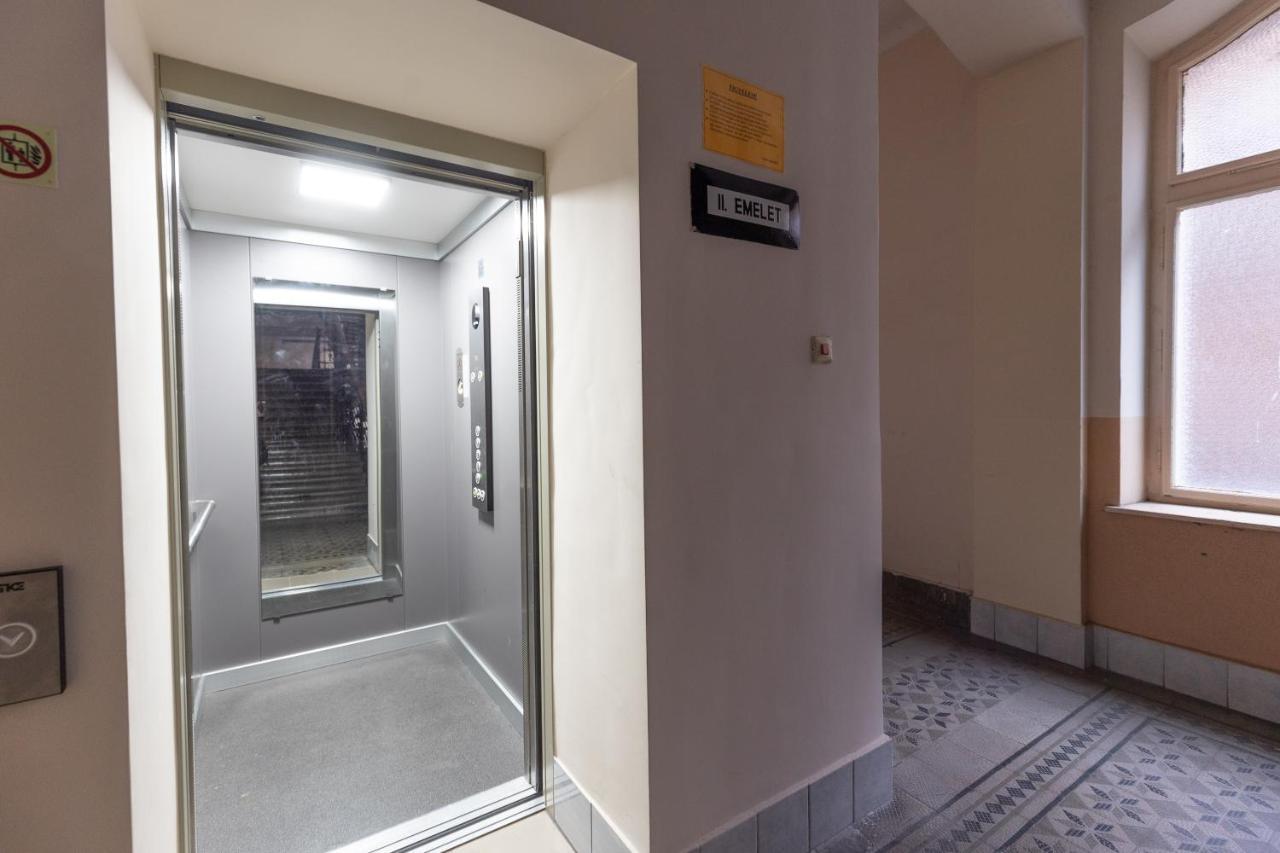 Wiky'S Apartman With 3Bathrooms บูดาเปสต์ ภายนอก รูปภาพ
